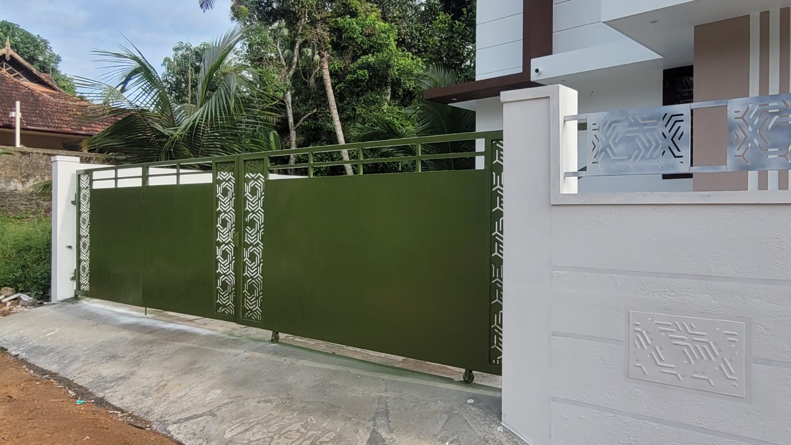 Elegant 3 BHK with Dedicated Study, 70m from Vaikom Road in Kochupally - Image 2